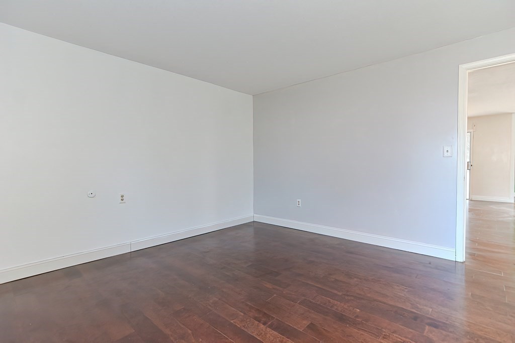 4 Beal's Cove Road, Unit G Hingham, MA 02043 - Photo 16 of 22 Gallery Image 16