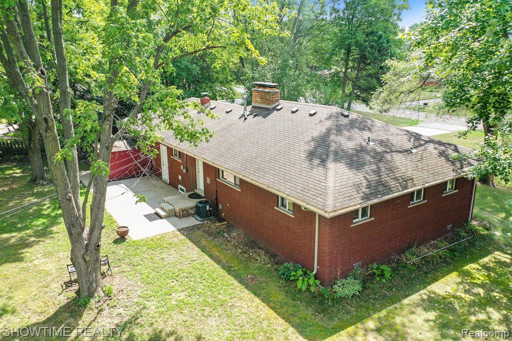 1831 Willowood Drive Rochester Hills, MI 48307 - Photo 17 of 18