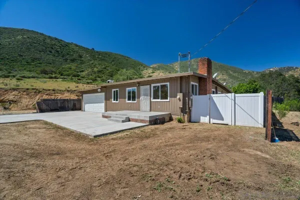 $3,895 | 14719 Quail Haven Lane, El Cajon, CA 92019