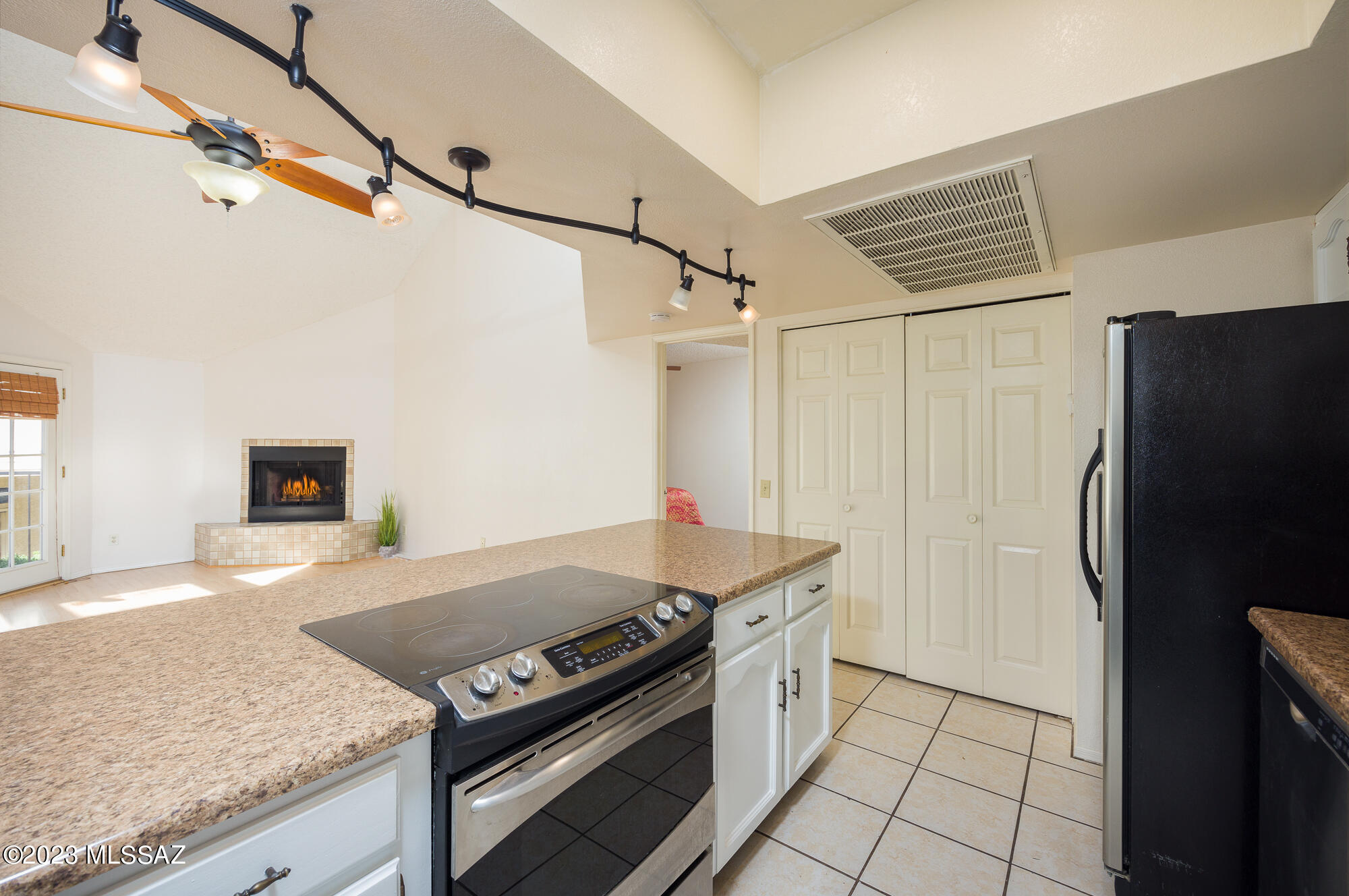 1200 East River Road, Unit E59 Tucson, AZ 85718 - Photo 4 of 34