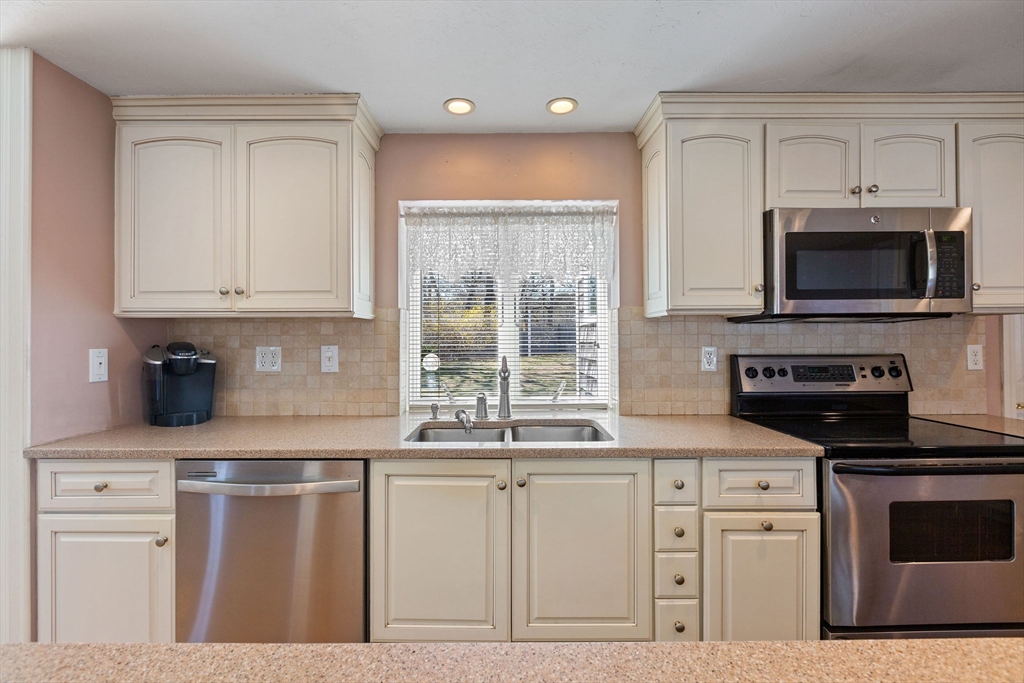 15 Greenwood Road Dennis, MA 02660 - Photo 4 of 27