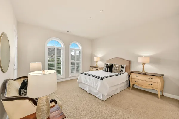 $425,000 | 19045 Thomson Drive, Unit 301, Brookfield, WI 53045