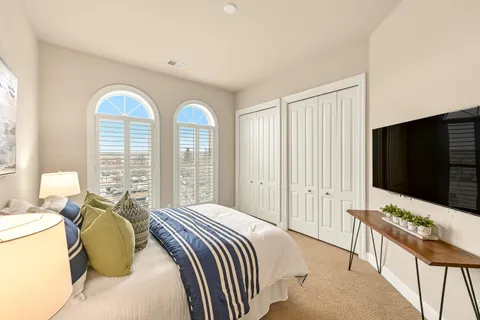 $425,000 | 19045 Thomson Drive, Unit 301, Brookfield, WI 53045