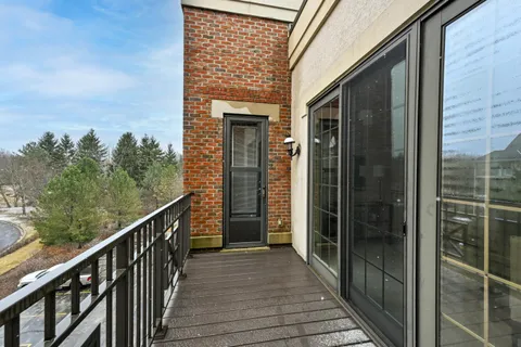 $425,000 | 19045 Thomson Drive, Unit 301, Brookfield, WI 53045