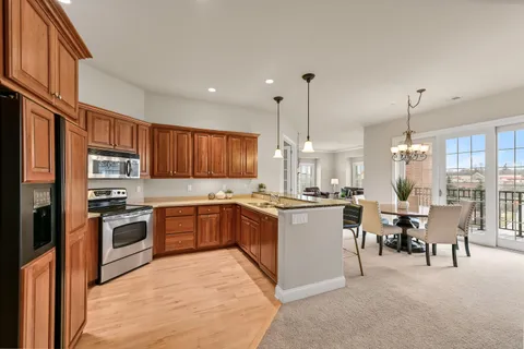 $425,000 | 19045 Thomson Drive, Unit 301, Brookfield, WI 53045