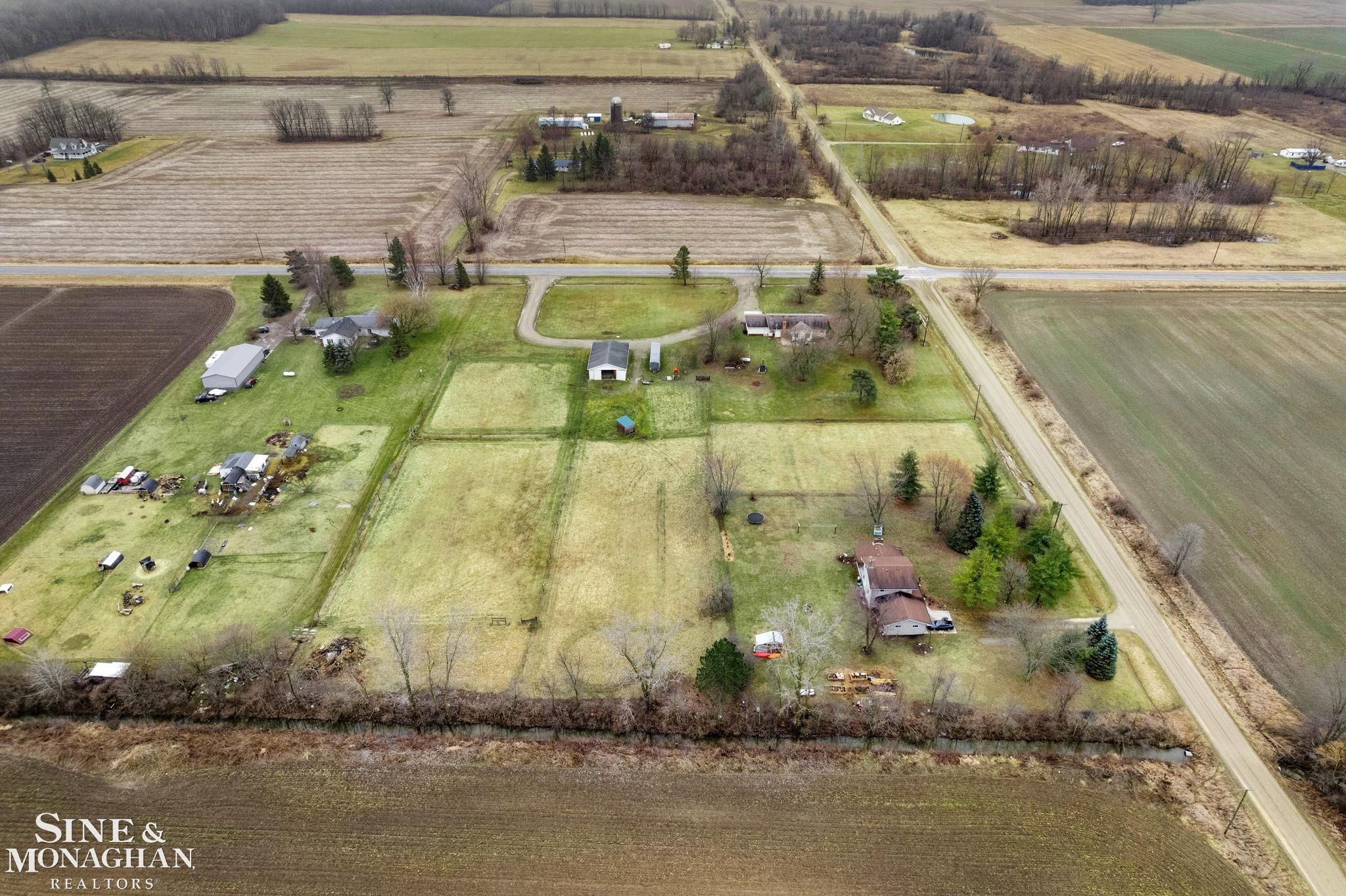 1484 West Galbraith Line Road Melvin, MI 48454 - Photo 5 of 58 50135166-5c7133fa-dec1-46c3-9659-f810510220e2.JPG