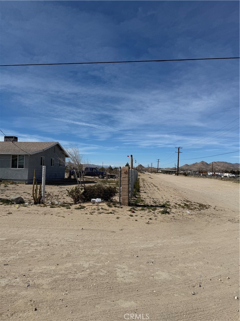 10656 Allen Way Lucerne Valley, CA 92356 - Photo 3 of 19
