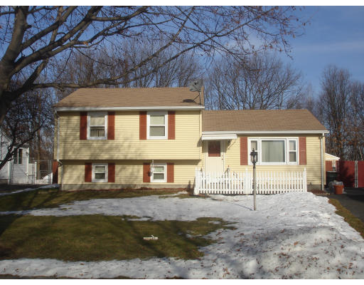 58 Pinta Circle Springfield, MA 01104 - Photo 3 of 10
