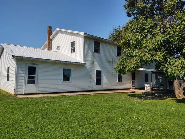 $219,000 | 425 King Hill Lane, Vienna, IL 62995