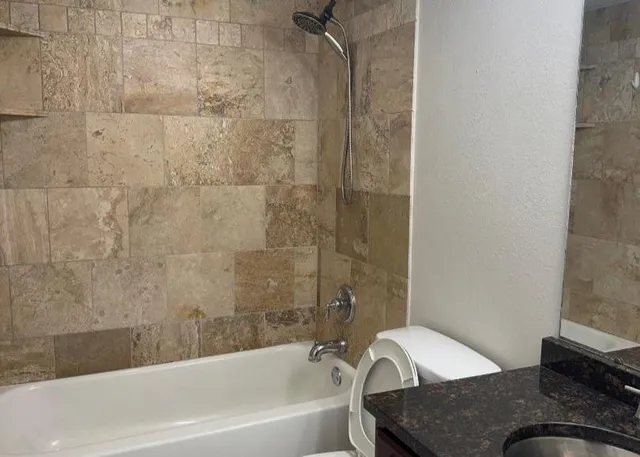 $189,000 | 700 East 8th Street, Unit 12J, Kansas City, MO 64106