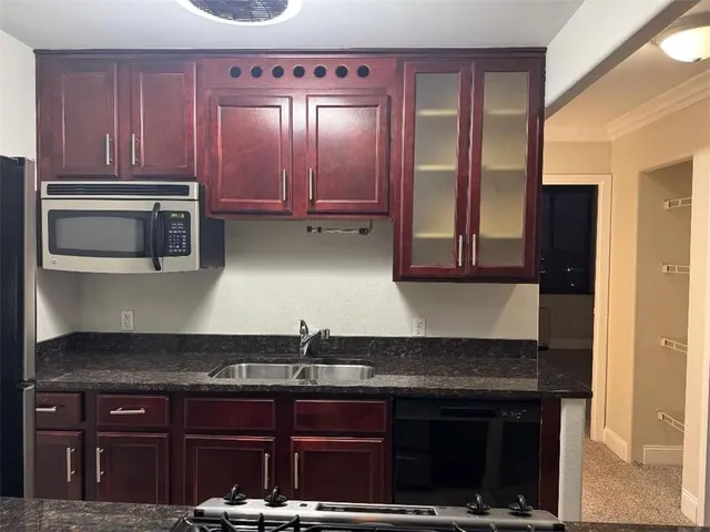 $189,000 | 700 East 8th Street, Unit 12J, Kansas City, MO 64106