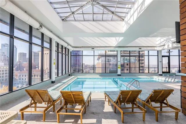 $189,000 | 700 East 8th Street, Unit 12J, Kansas City, MO 64106