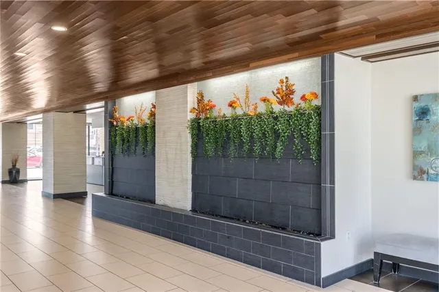 $189,000 | 700 East 8th Street, Unit 12J, Kansas City, MO 64106