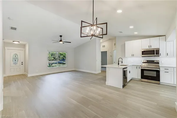 $3,800 | 390 20th Avenue Northwest, Naples, FL 34120