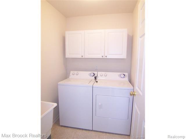 5295 Brookemonte Circle Rochester, MI 48306 - Photo 4 of 19 GetMediaRMOMYSRL.jpg