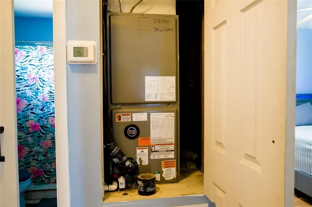 $330,000 | 2106 25th Avenue West, Bradenton, FL 34205