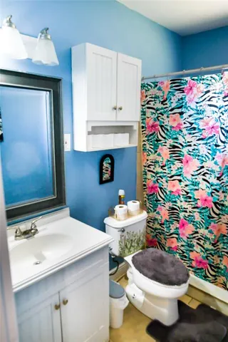 $330,000 | 2106 25th Avenue West, Bradenton, FL 34205