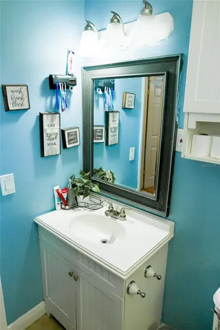 $330,000 | 2106 25th Avenue West, Bradenton, FL 34205