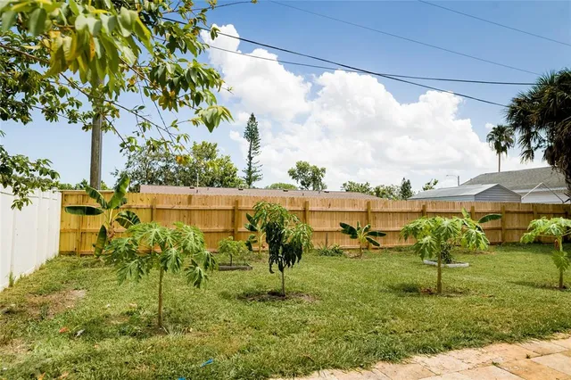 $330,000 | 2106 25th Avenue West, Bradenton, FL 34205