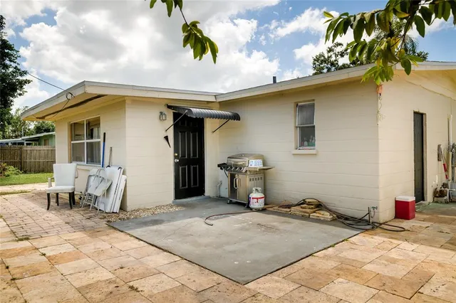 $330,000 | 2106 25th Avenue West, Bradenton, FL 34205