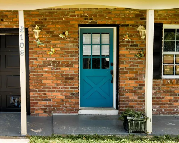 $330,000 | 2106 25th Avenue West, Bradenton, FL 34205