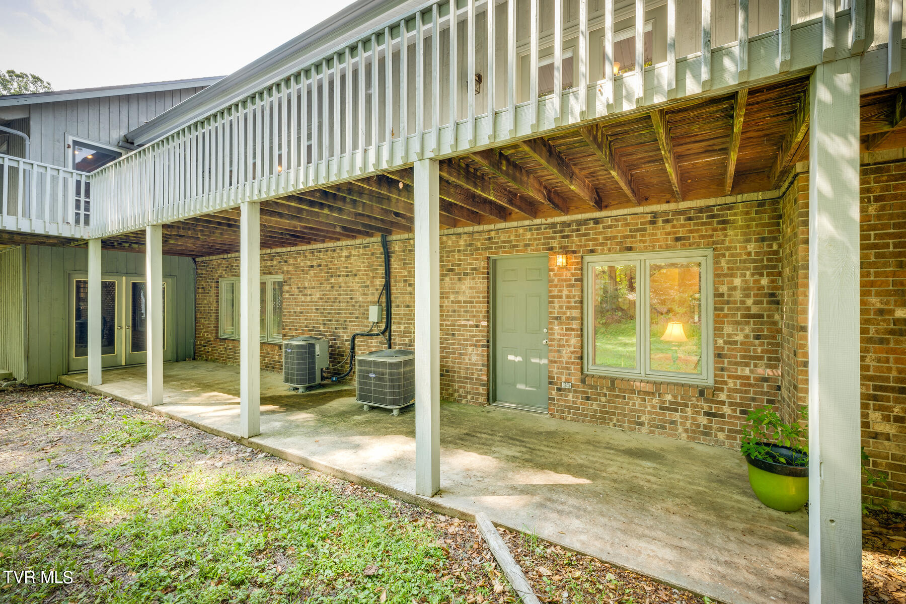 405 Old Castle Road Kingsport, TN 37660 - Photo 14 of 117 091