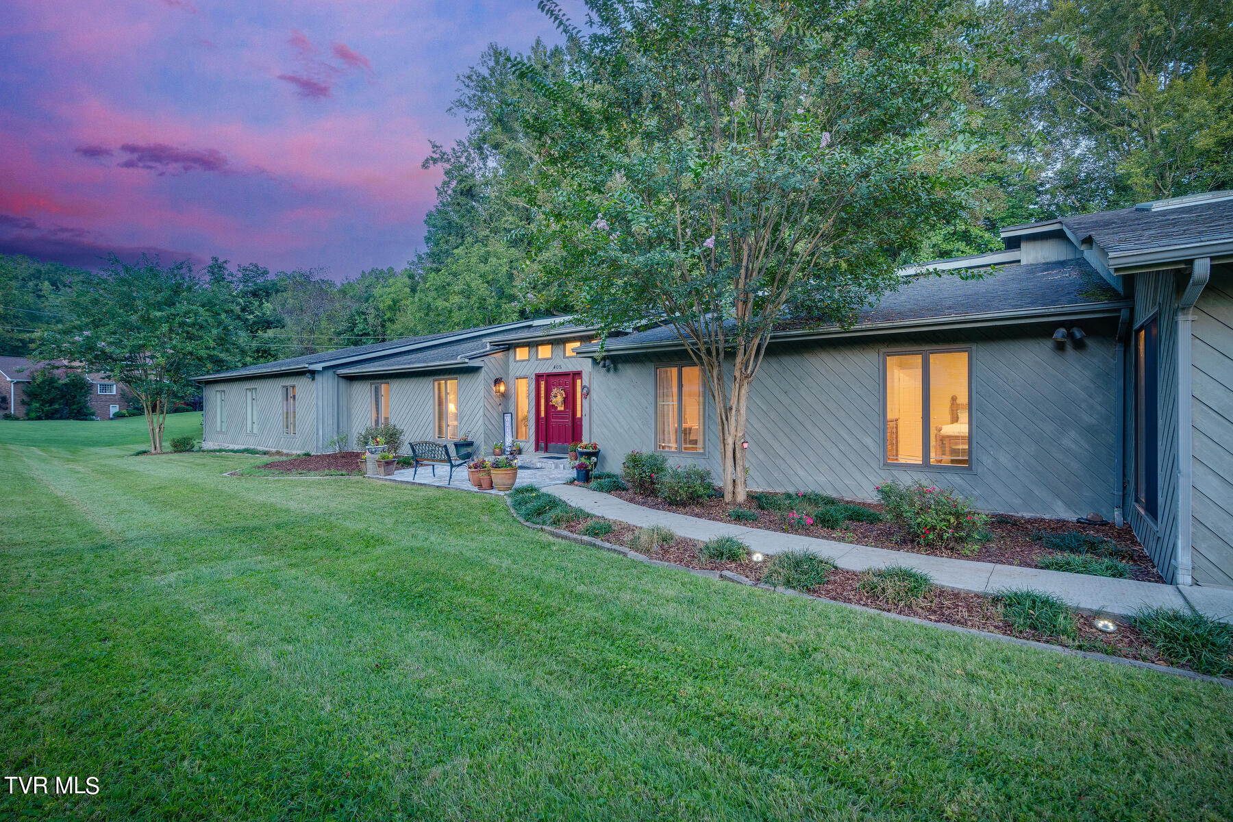 405 Old Castle Road Kingsport, TN 37660 - Photo 4 of 117 204-1