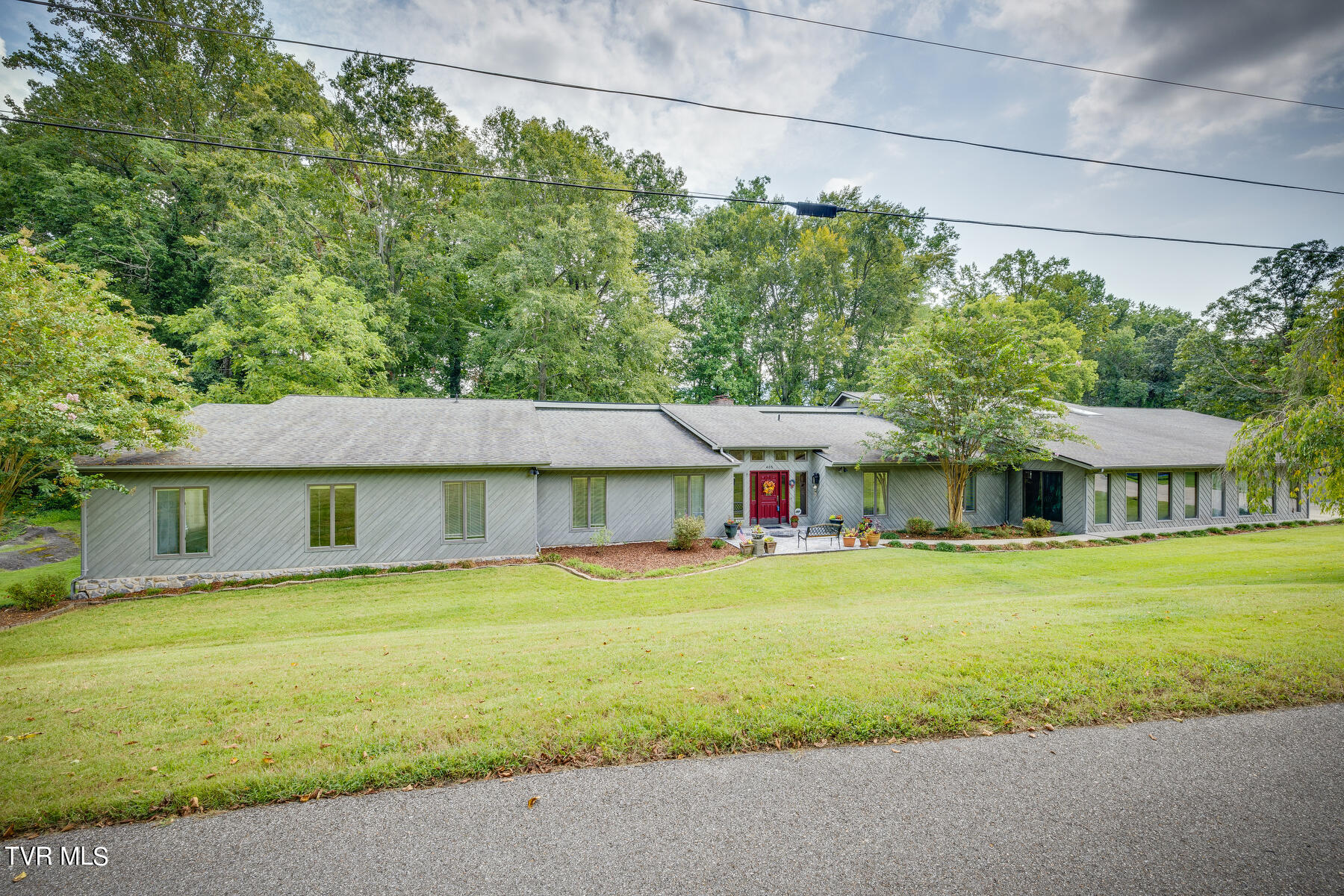 405 Old Castle Road Kingsport, TN 37660 - Photo 9 of 117 001-1