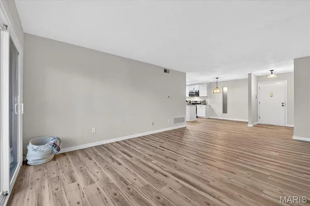 $160,000 | 1400 Heritage Landing, Unit 203, St. Charles, MO 63303