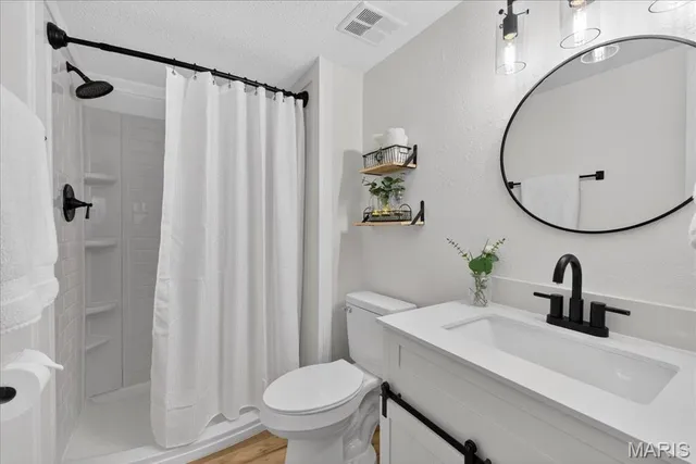 $160,000 | 1400 Heritage Landing, Unit 203, St. Charles, MO 63303