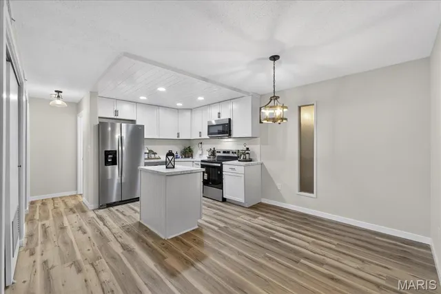 $160,000 | 1400 Heritage Landing, Unit 203, St. Charles, MO 63303