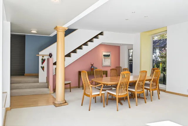 $950,000 | 555 Montcalm Place, St. Paul, MN 55116