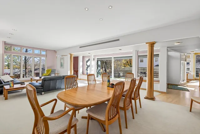 $950,000 | 555 Montcalm Place, St. Paul, MN 55116