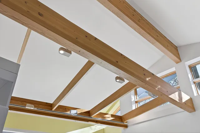 $950,000 | 555 Montcalm Place, St. Paul, MN 55116