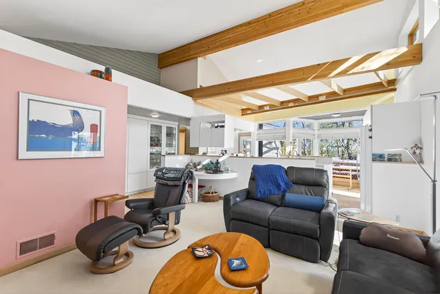 $950,000 | 555 Montcalm Place, St. Paul, MN 55116