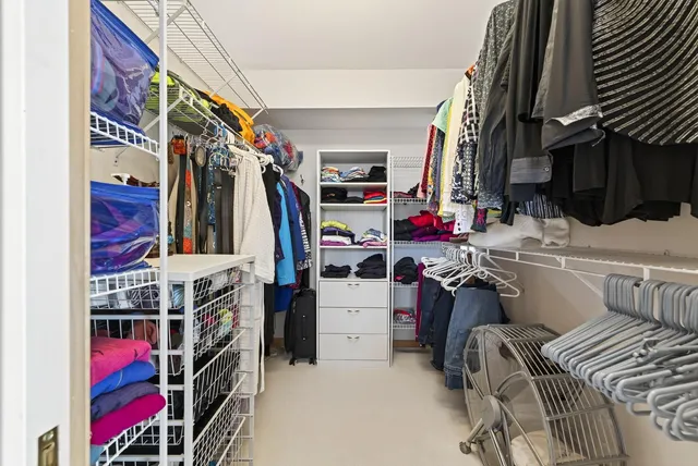 $950,000 | 555 Montcalm Place, St. Paul, MN 55116