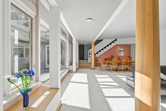 $950,000 | 555 Montcalm Place, St. Paul, MN 55116