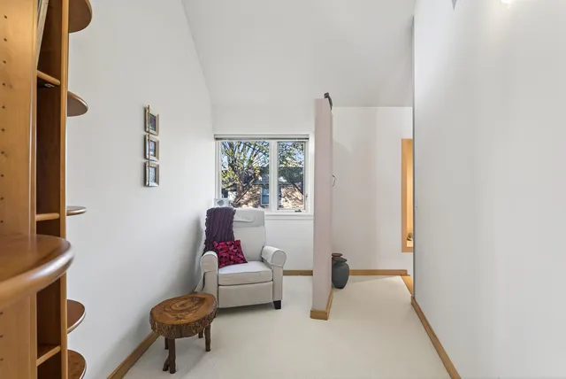 $950,000 | 555 Montcalm Place, St. Paul, MN 55116