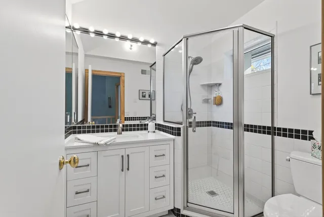 $950,000 | 555 Montcalm Place, St. Paul, MN 55116