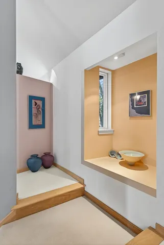 $950,000 | 555 Montcalm Place, St. Paul, MN 55116