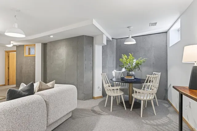 $950,000 | 555 Montcalm Place, St. Paul, MN 55116