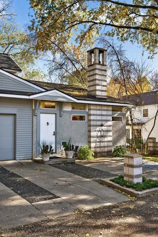 $950,000 | 555 Montcalm Place, St. Paul, MN 55116