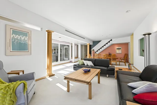 $950,000 | 555 Montcalm Place, St. Paul, MN 55116