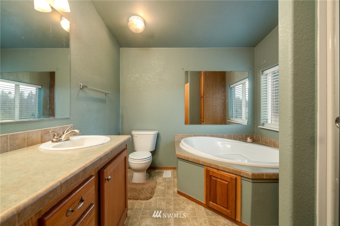 324 West Henni Road Oak Harbor, WA 98277 - Photo 23 of 34 Gallery Image 23