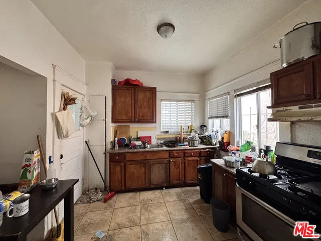 $1,400,000 | 2223 West 14th Street, Los Angeles, CA 90006