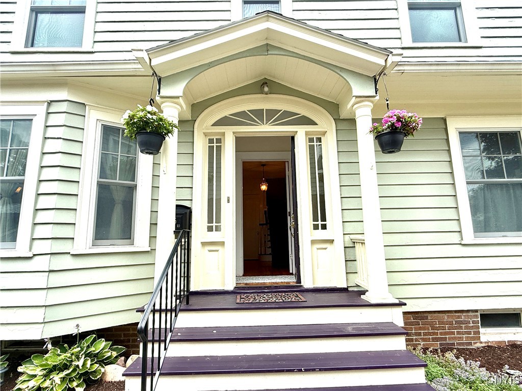 135 Hampton Road Syracuse, NY 13203 - Photo 1 of 1 Gallery Image 1