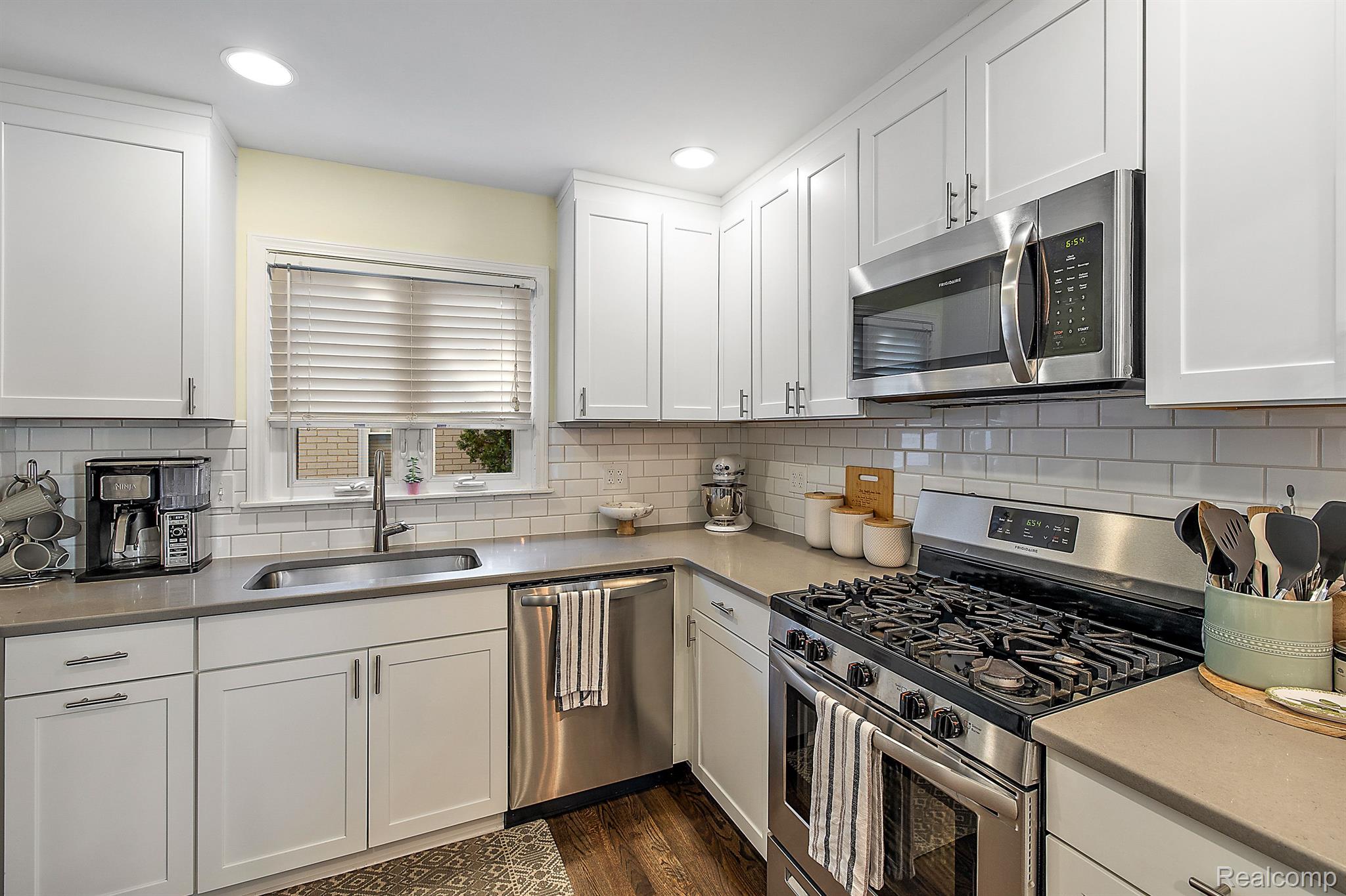 2008 Rosemont Road Berkley, MI 48072 - Photo 43 of 55 Gallery Image 43
