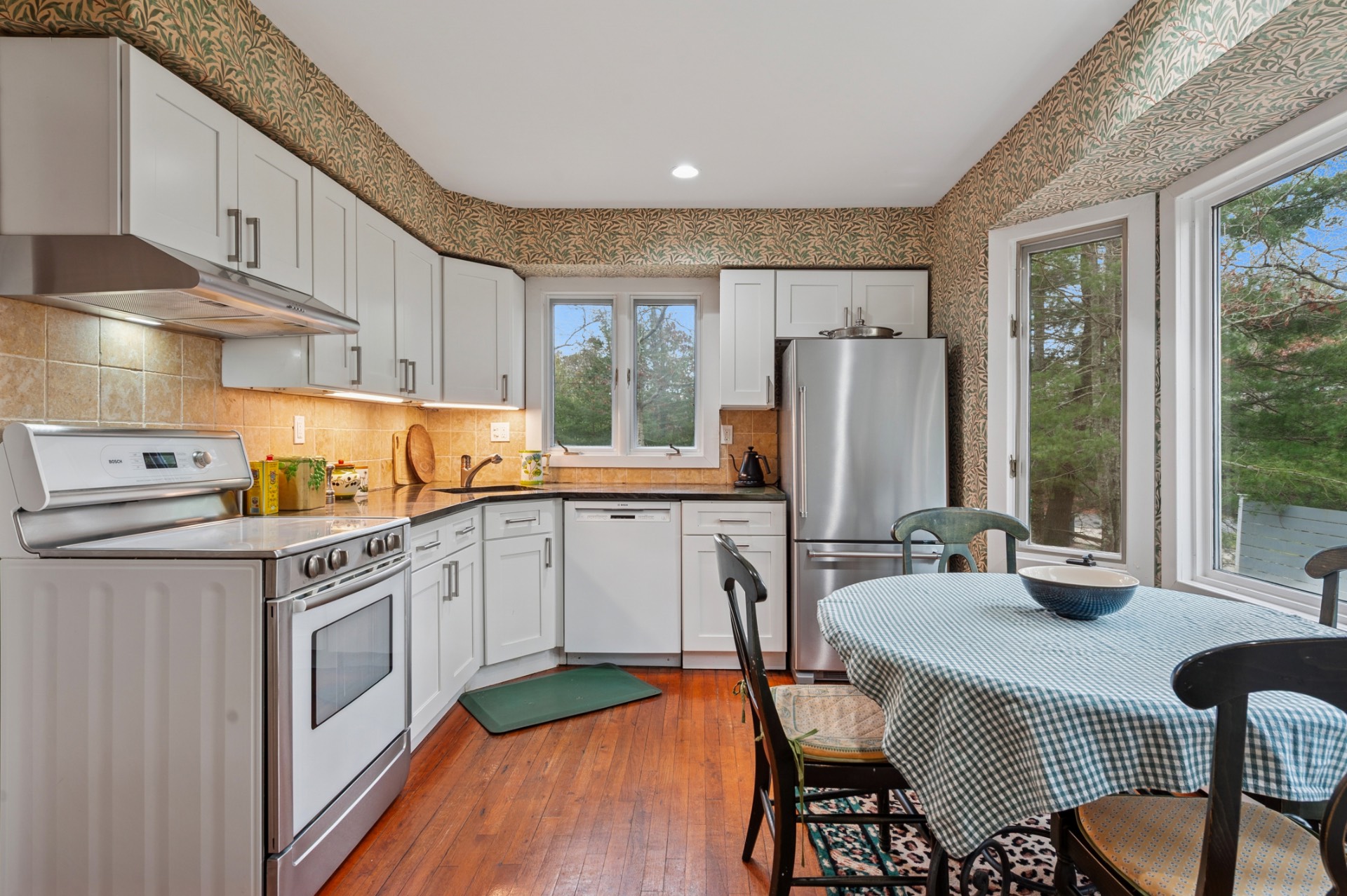 61 Edwards Hole Road East Hampton, NY 11937 - Photo 7 of 21 Gallery Image 7