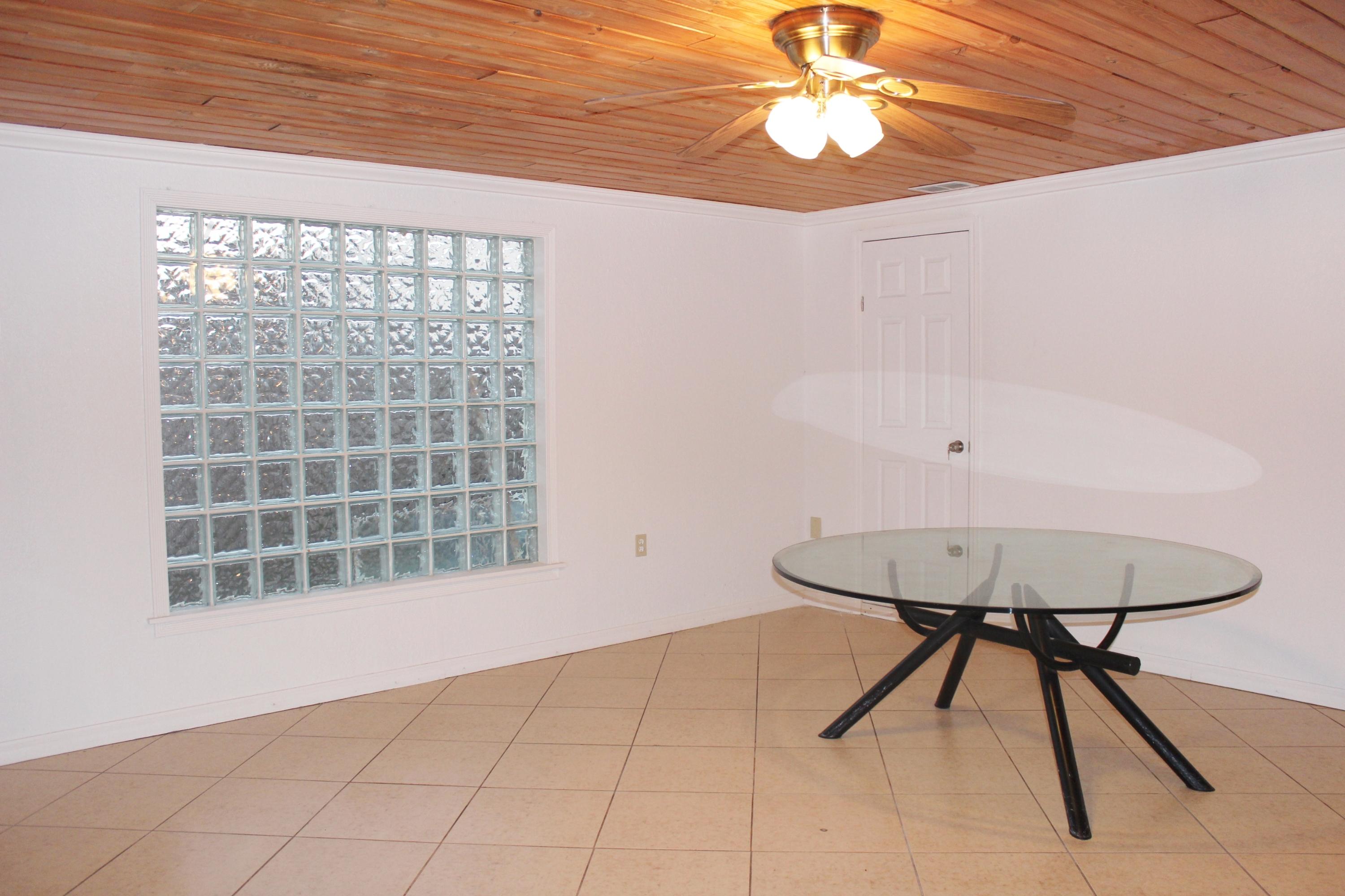9725 Southwest 2nd Street Boca Raton, FL 33428 - Photo 6 of 10 Family Room