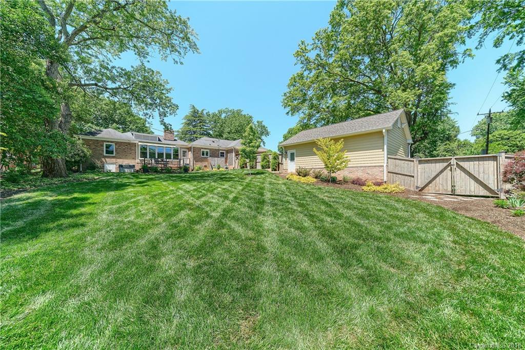 801 Lansdowne Road, Unit 4 Charlotte, NC 28270 - Photo 30 of 35 Gallery Image 30